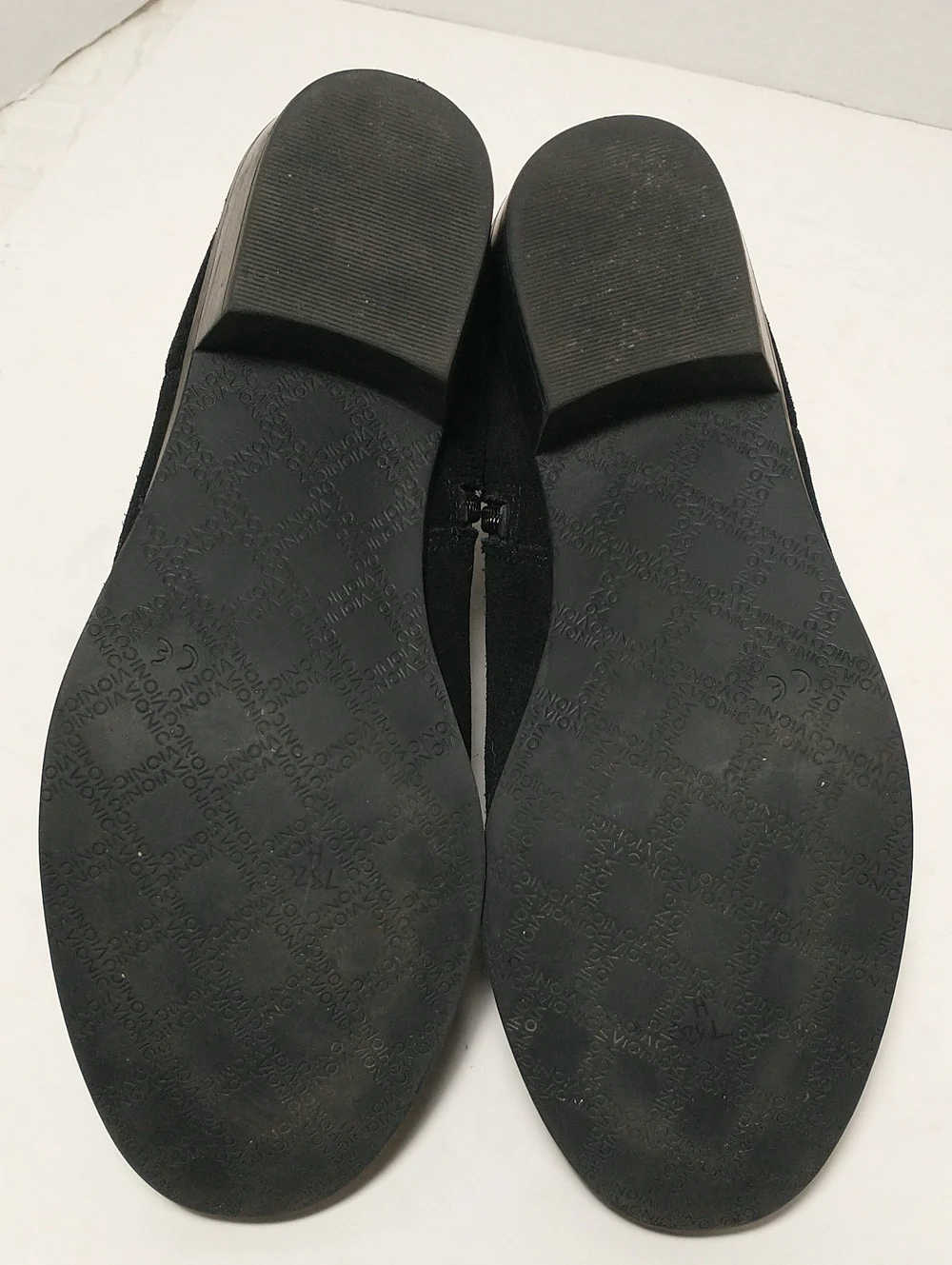 Vionic Vera Black Suede Heeled Bootie, Size 7.5, Excellent Arch Support